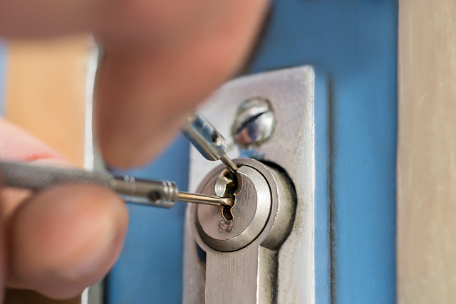 What Are the Benefits of Having Locksmith Leeds on Your Side?