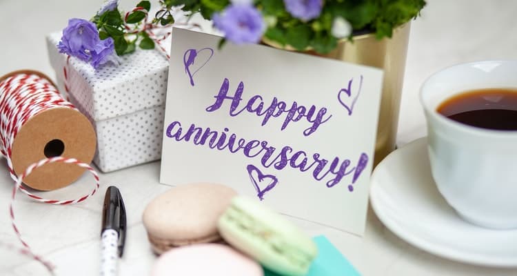 Top 8 Best Anniversary Gifts Ideas For Your Sister